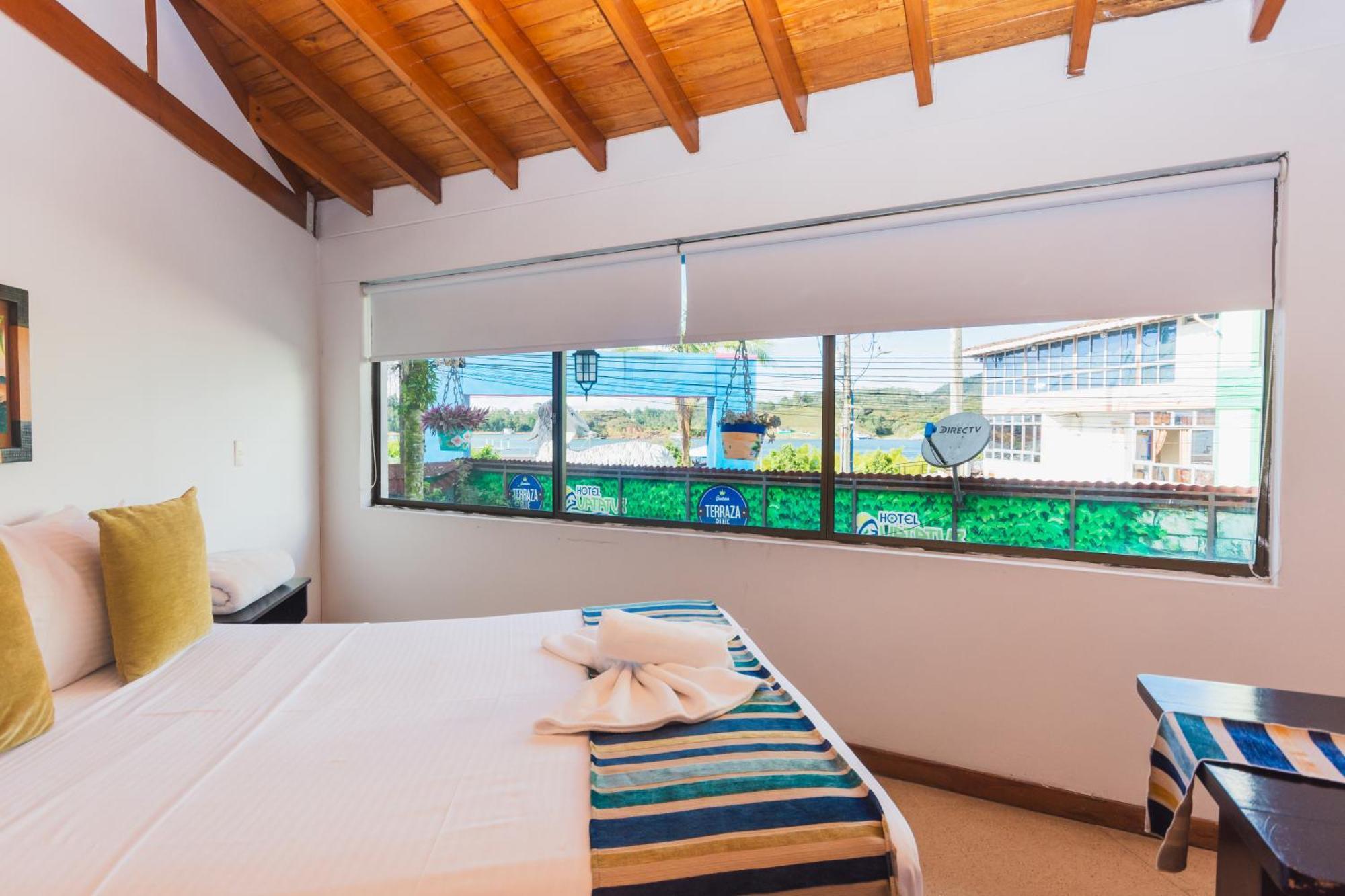 Hotel Guatatur Guatapé Exteriör bild